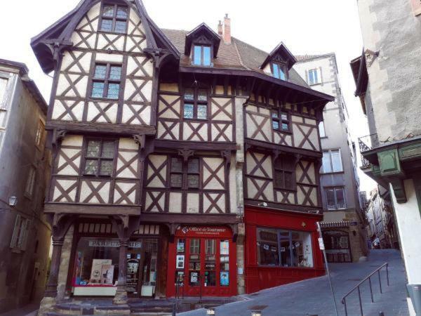 Le Medieval Thiers Dış mekan fotoğraf
